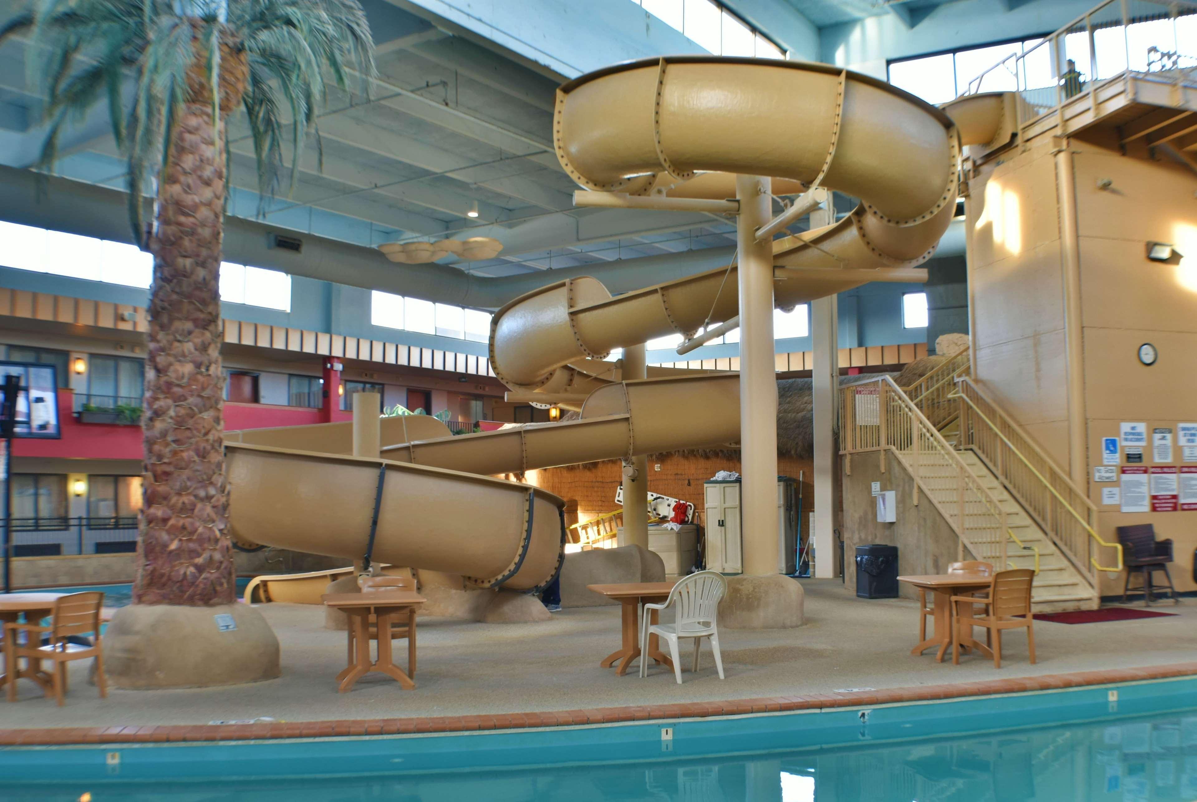 Ramada By Wyndham Sioux Falls Airport - Waterpark Resort & Event Center Eksteriør bilde