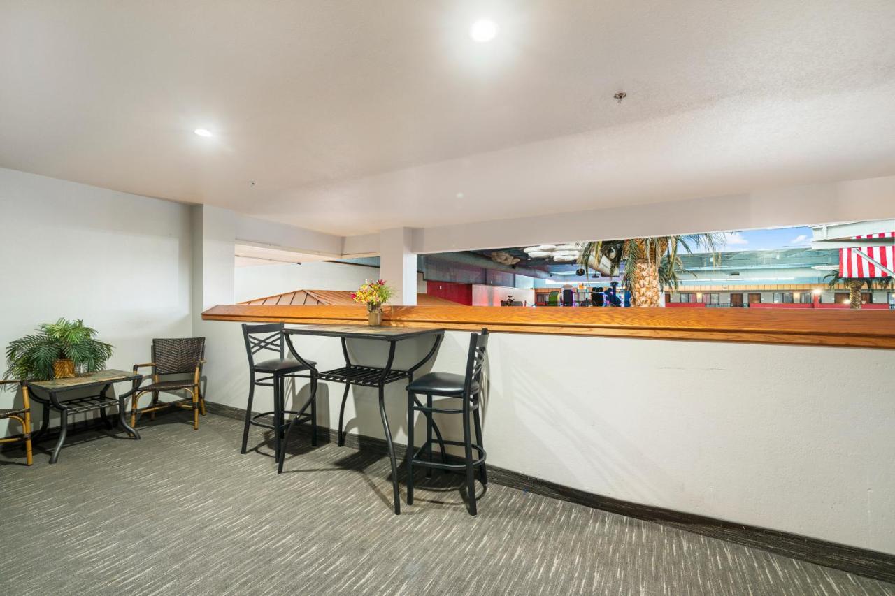 Ramada By Wyndham Sioux Falls Airport - Waterpark Resort & Event Center Eksteriør bilde
