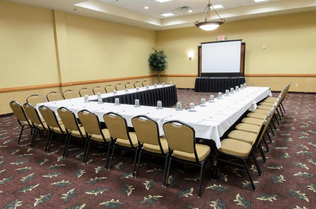 Ramada By Wyndham Sioux Falls Airport - Waterpark Resort & Event Center Eksteriør bilde